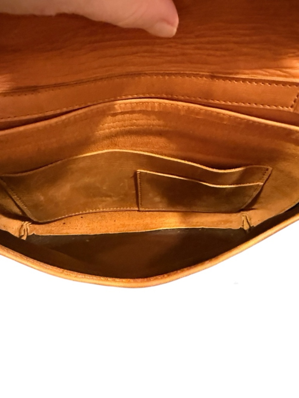 Able Vintage Tan Leather Fold-over Shoulder Messenger Bag - Picture 7 of 8